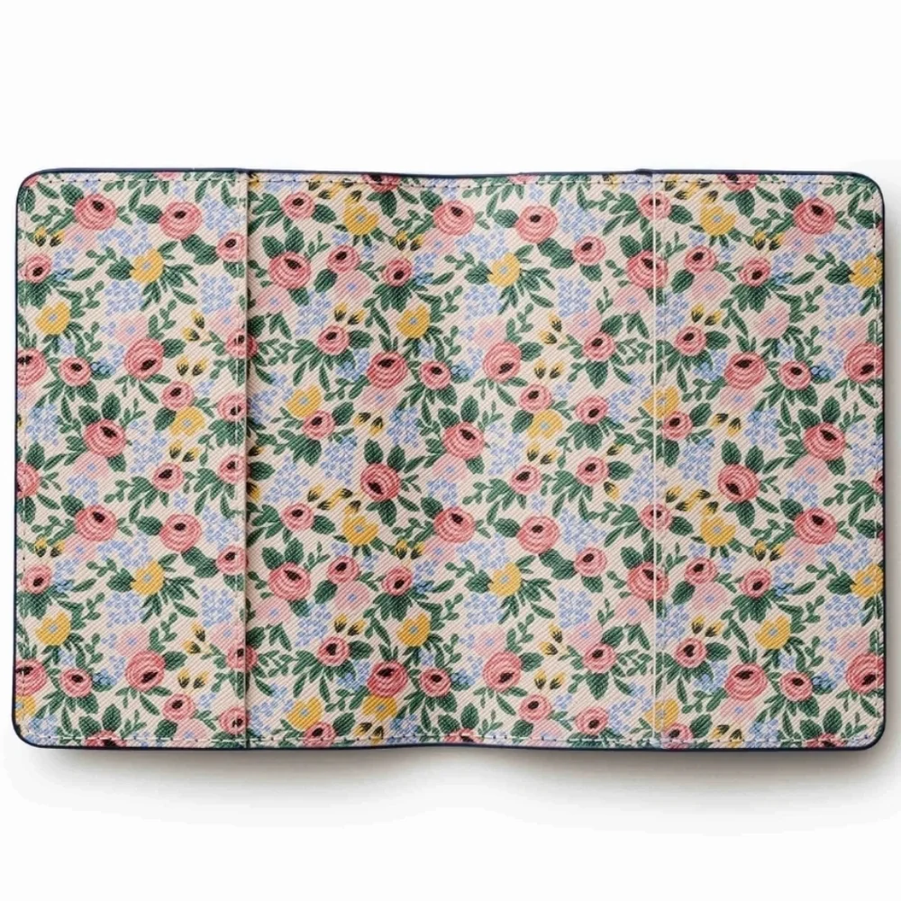 Rifle Paper Co. rosa passport